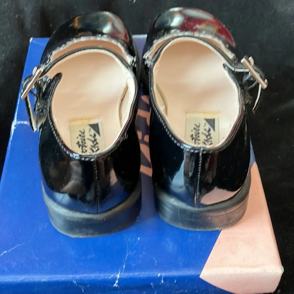 Mootsies kids shoes black 8.5 girls pretty top of shoes EUc